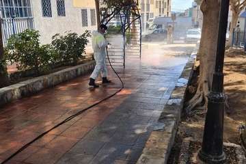 La limpieza exhaustiva llega estos días a La Viña, la costa, Hornos del Rey, Las Remudas y otros barrios (Foto TA)